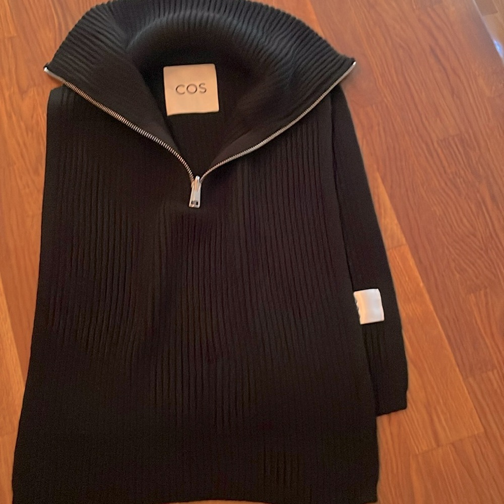 COS Ribbed Wool Collar